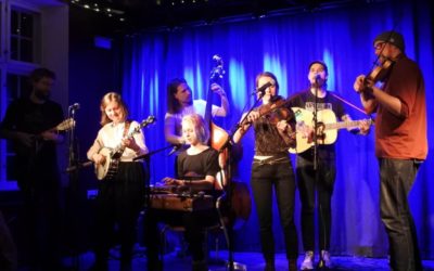 Live: Friendly Neighbourhood Stringband: Karens Minde