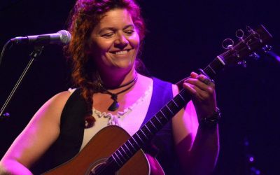 “Årets Helge” til Natasja Lee Dickinson