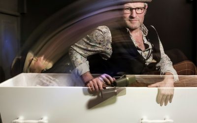 Esben Just: Der ér et liv før døden – hør selv