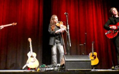 Live: Bordesholm/Tyskland: Sarah MacDougall, Lisa MacIsaac og Catherine MacLellan